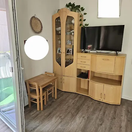 Zentral Gelegene 3-zi דירה