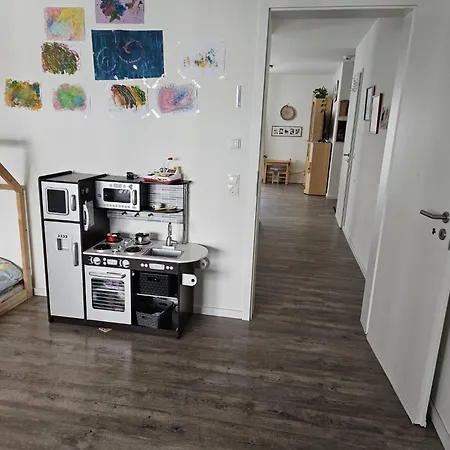 Zentral Gelegene 3-zi דירה